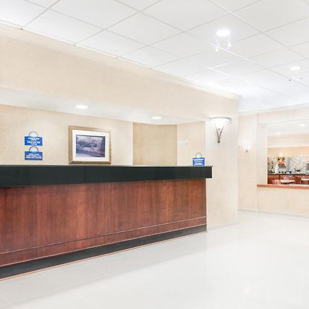 Days Inn & Suites By Wyndham York Eksteriør billede